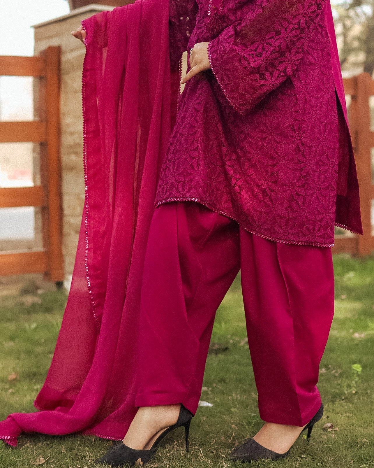 Nazakat Gulaabi