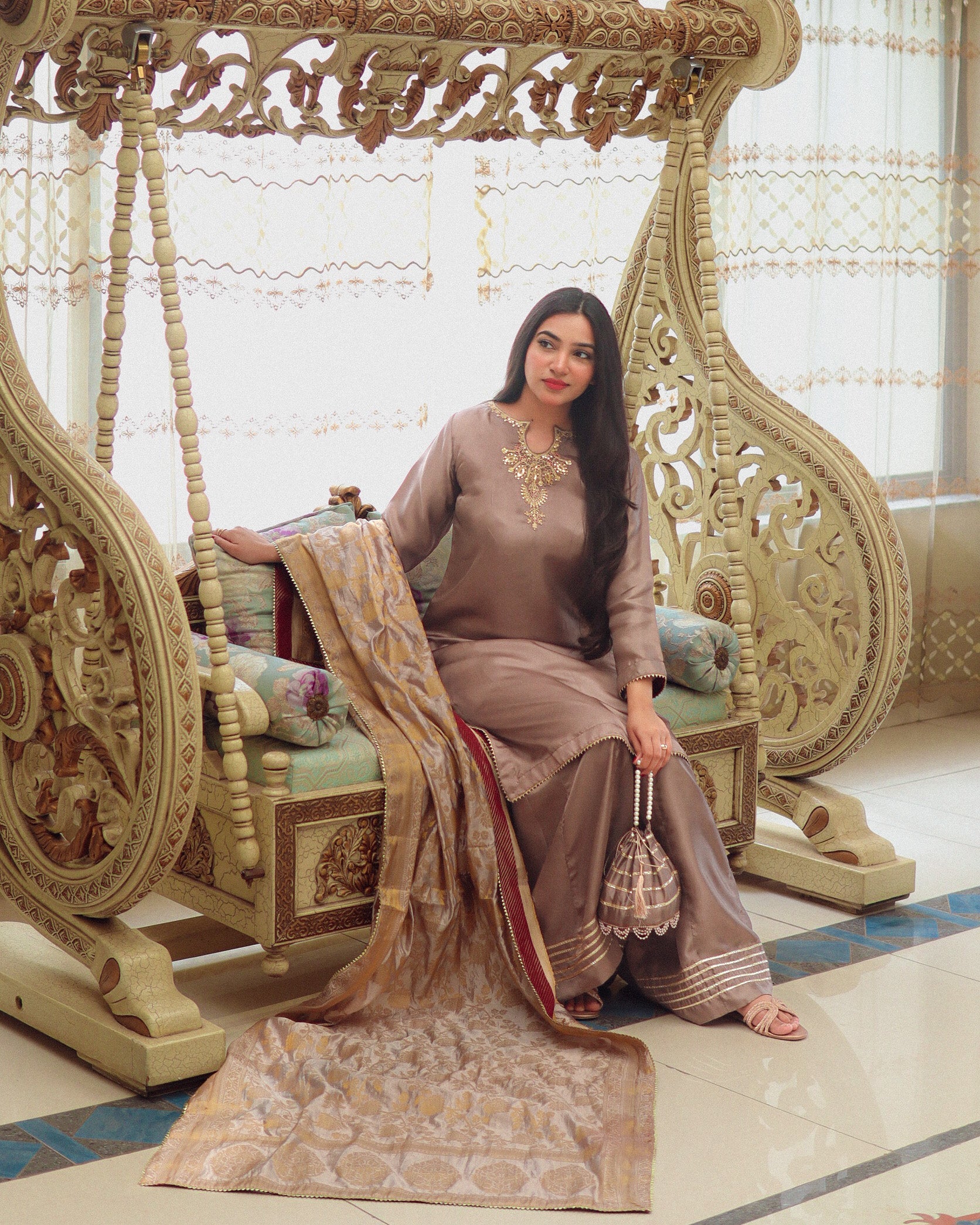 Reshmi Andaaz