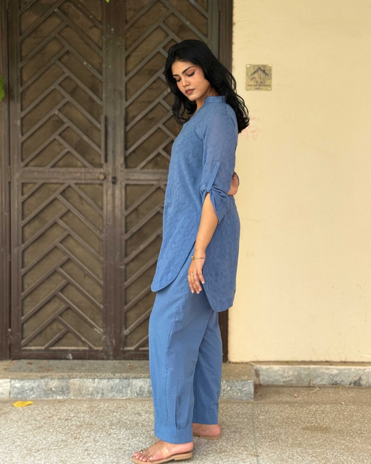 Neeli Ada